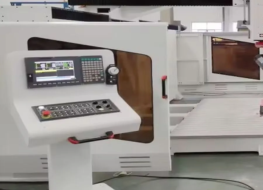 Poste de commande Syntec du centre d'usinage K1224-5A