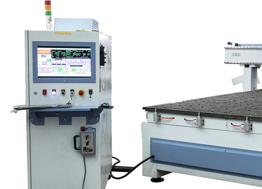Comando CNC UC481-4D e estrutura da máquina