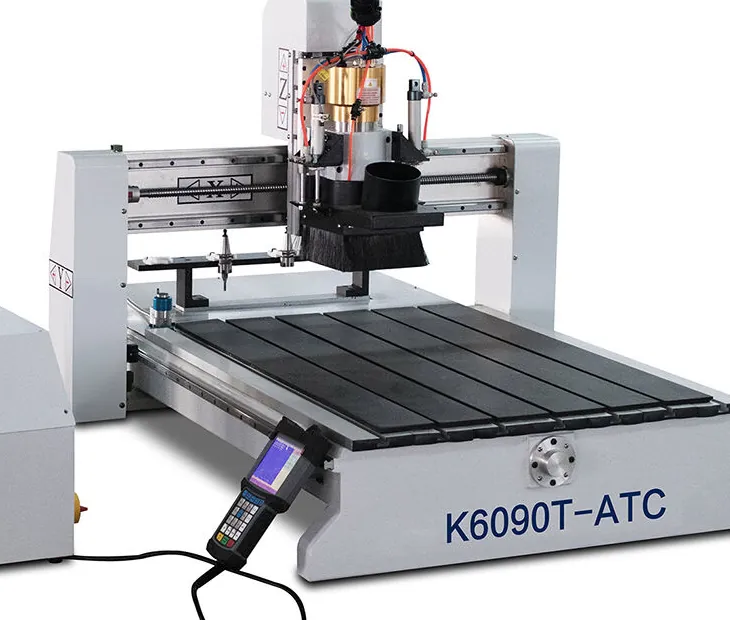 Pórtico com mesa de ranhuras em T e área do trocador automático de ferramentas do K6090T-ATC