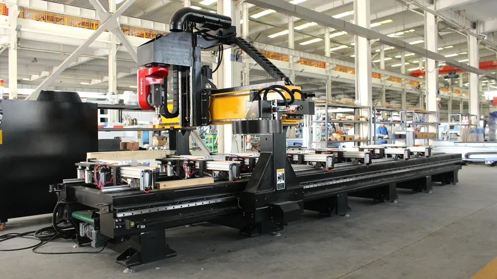 Centro de Usinagem CNC PTP PA-3713 com apoios móveis de trabalho e cabeçote de 5 eixos