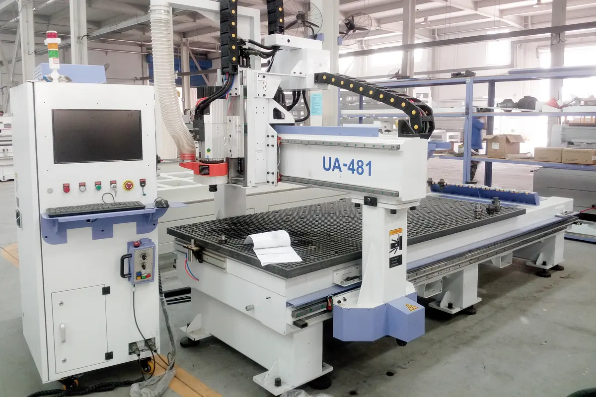 هيكل ماكينة Quick CNC UA-481 للخدمة الشاقة في المصنع